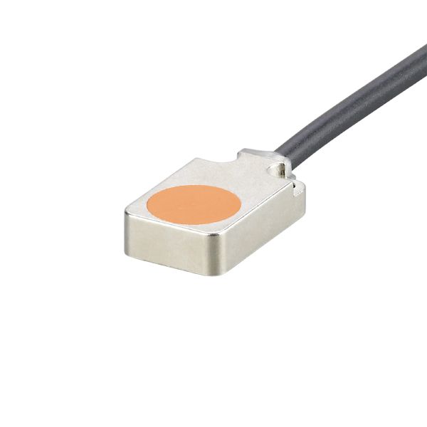 Inductive sensor with IO-Link IQ2008